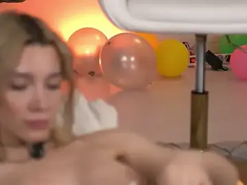 Stripchat Adult Webcam of SvveetLuna