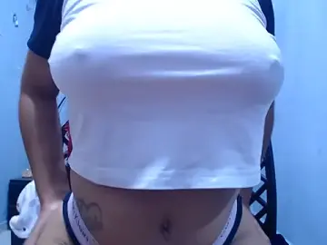 Stripchat Free Porn Cam of Letty_Plugxo