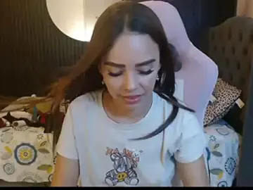 Stripchat Free Live Porn of naomis_36