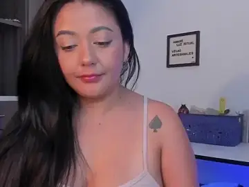 Stripchat Free Live Porn of LauraToro_