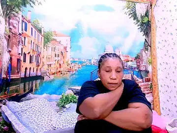 mysticeboney from stripchat