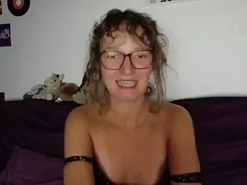 Stripchat Live Sex Cam of cosmic404