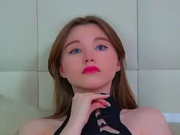 KeiraAsti from stripchat