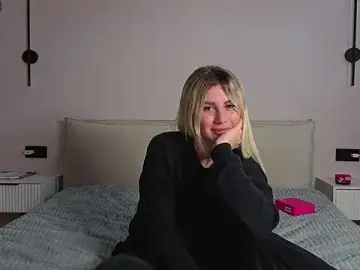 Whiteflower_xo from stripchat