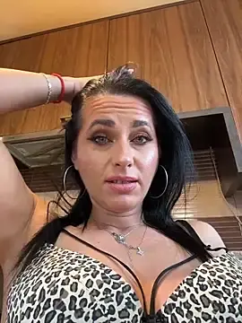 Stripchat Sex Chat of Hotmomcheckk_