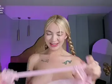 Stripchat Live Sex Cam of NiaHolland