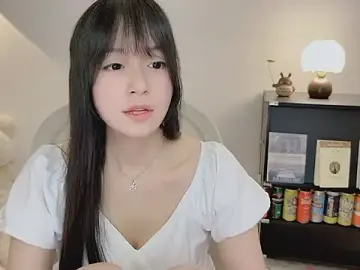 Stripchat Free Porn Cam of Onechestnut