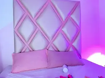 Stripchat Live Sex Cam of shaira-07