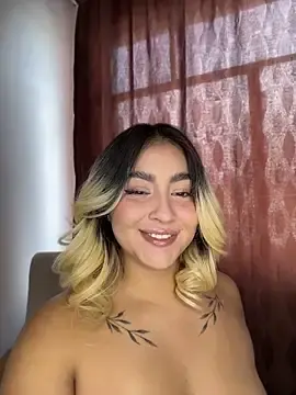Stripchat Watch Live Sex Cams of Elina_Hills