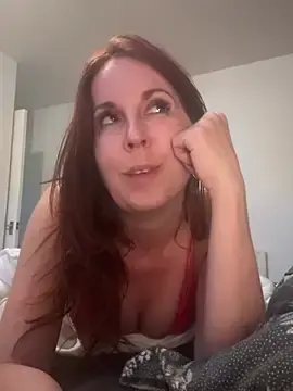 Stripchat Best live sex cam show of petitehotwife4u