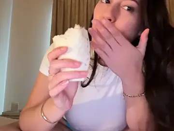 Stripchat Watch Live Sex Cams of sieeena