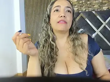 Stripchat Live Sex Cam of marie_hss