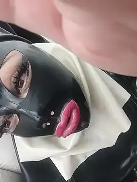 Stripchat Live Sex of LatexDevil_Blondie