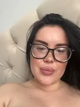 Stripchat Nude Webcam of Peach_Doll