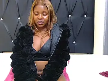 Stripchat Free Porn Cam of Lilbaby_lee22