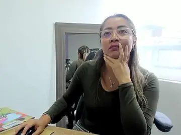 Stripchat Sex Chat of Camilaa_12