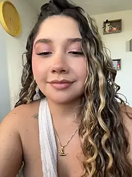 Cherryyquen from stripchat