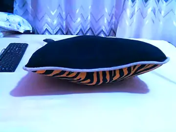 Stripchat Nude Webcam of Pretty_kara