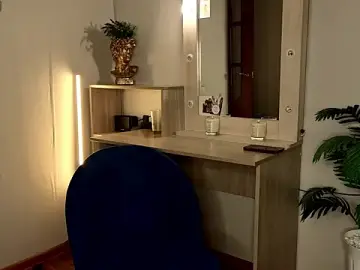 Stripchat Sex Cam of Reyleys