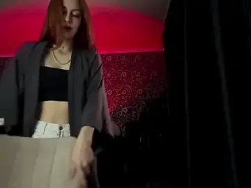 Stripchat Live Sex Cam of SoftMiu