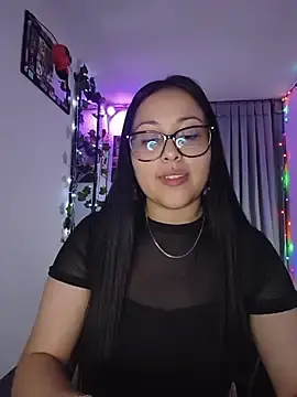 Stripchat Free Porn Cam of Bella-Gema