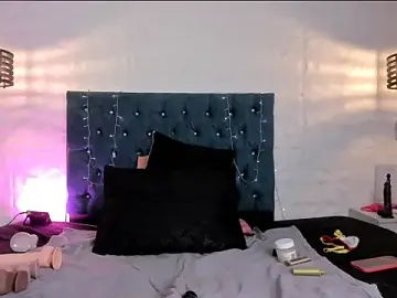 Stripchat Live Sex Cam of samantha_foxyy