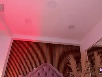 Stripchat Free Porn Cam of Violett_hott_