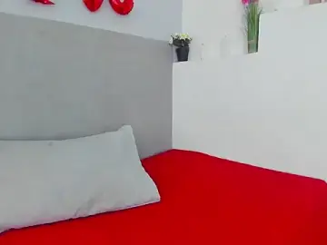 Stripchat Live Sex Cam of Lucy-23