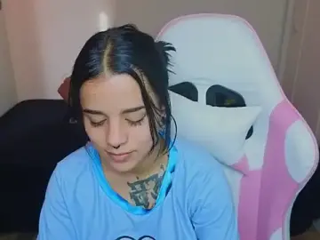 Stripchat Sex Cam of Nicole_Foxx_