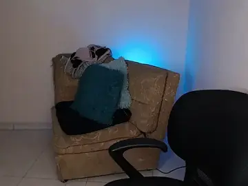 Stripchat Live Sex Cam of iam_emy