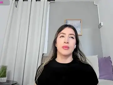 Stripchat Live Sex Cam of _sofia_cruz