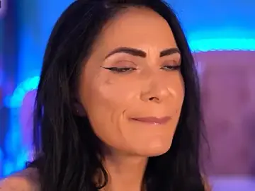 Stripchat Watch Live Sex Cams of RaisaVawn