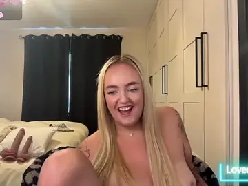 Stripchat Sex Chat of CurvyWetWife