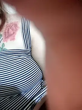 Stripchat Adult Webcam of -Tara-a