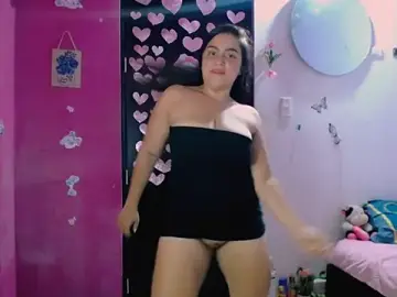 Stripchat Free Porn Cam of Kiara_tits