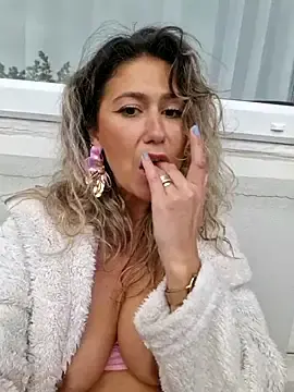 Stripchat Live Sex Cam of CelynaRoss