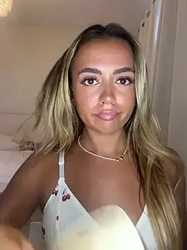 Stripchat Free Live Porn of Harrietbronzex