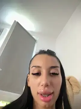 Stripchat Watch Live Sex Cams of BlueEyes_BB