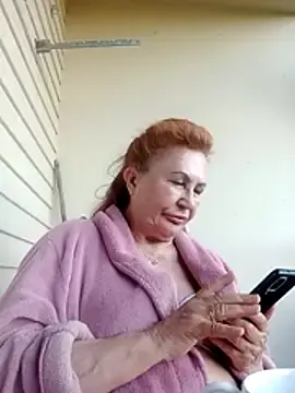 Stripchat Live Sex of Hottie-Mom