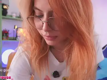 YunoRose_ from stripchat