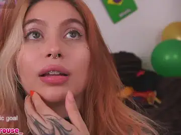 YunoRose_ from stripchat