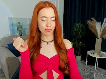 BloomAndFun from stripchat