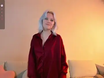 GoldenLenarz from stripchat