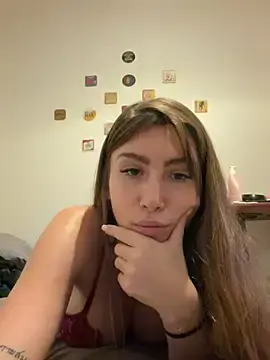 Stripchat Live Sex Cam of perrine_offf