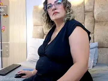 Stripchat Adult Webcam of Carolina_crus_