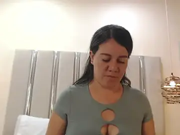 AmelieCrow from stripchat
