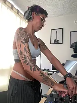 Stripchat Free Porn Cam of MiaMorgan_