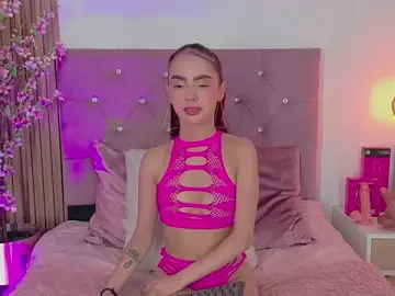 Stripchat Free Porn Cam of celeste_queen7