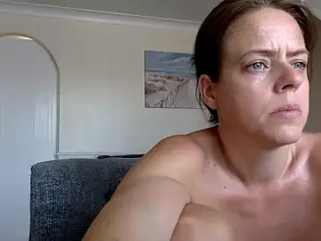 Stripchat Live Sex of ElizabethArden42-