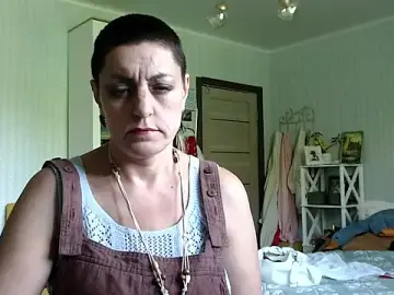 BloomingAllure from stripchat